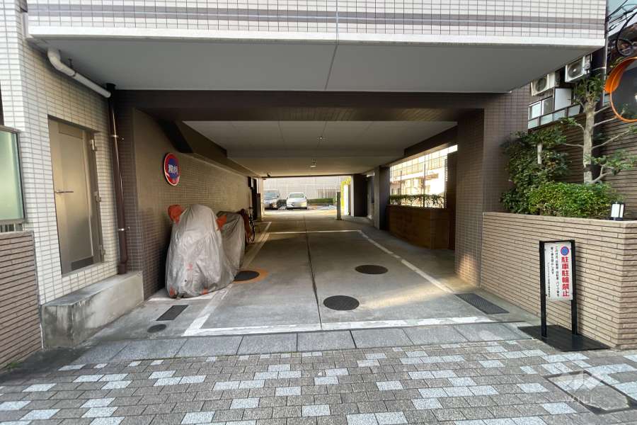 駐車場の出入り口