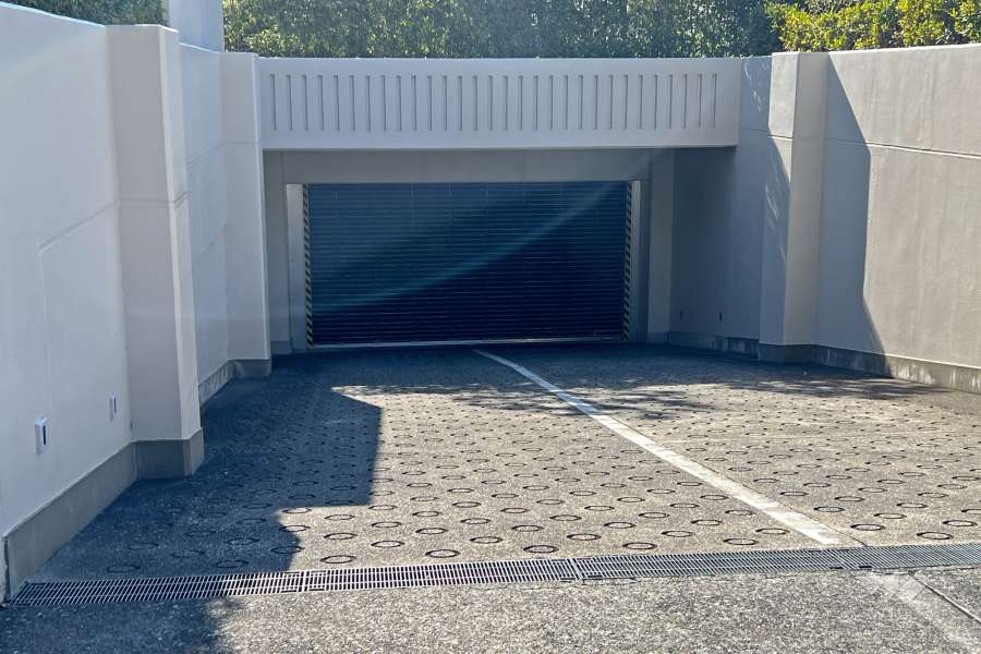 駐車場出入口
