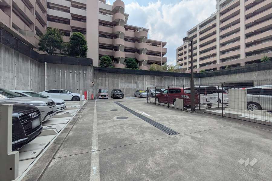 敷地内駐車場（屋外平面式）