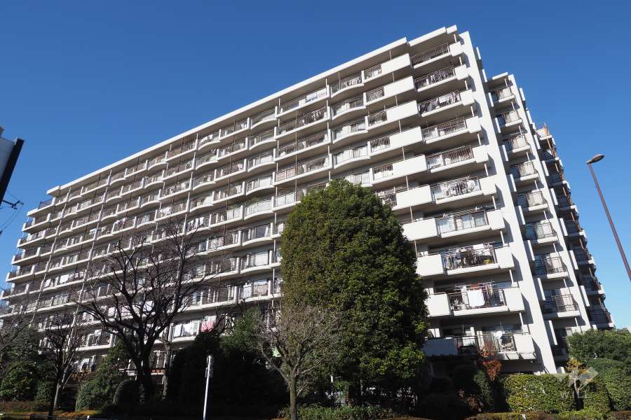 モアクレスト西台の外観（南東側から）