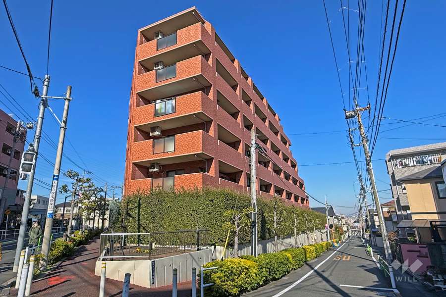 ライオンズガーデン東武練馬壱番館の外観（南側から）