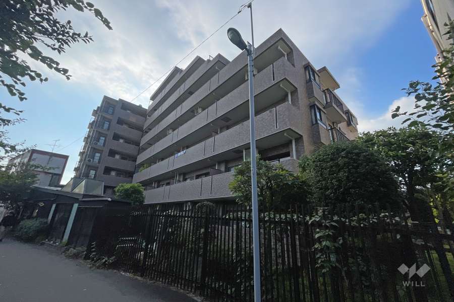 ライオンズガーデン浮間公園の外観（北東側から）