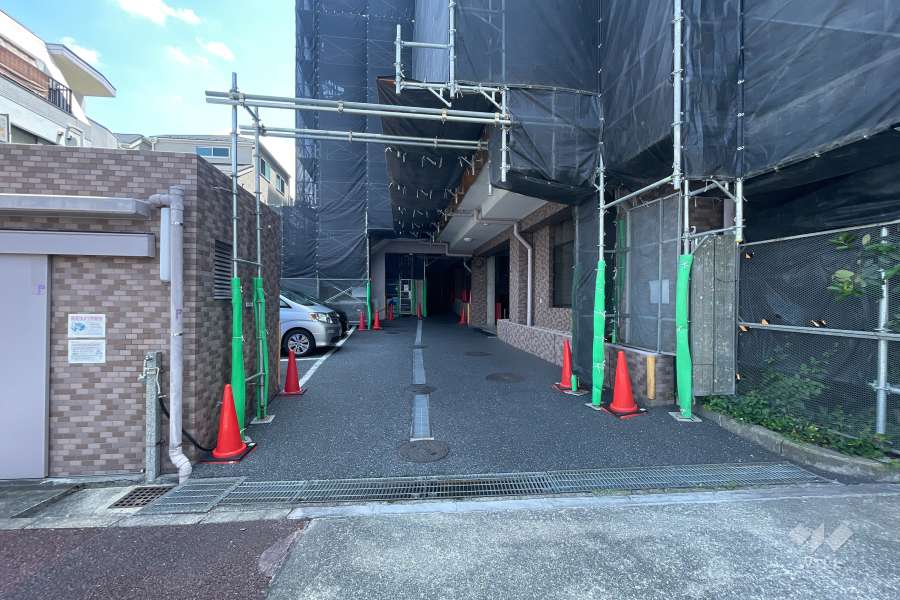 駐車場の出入り口