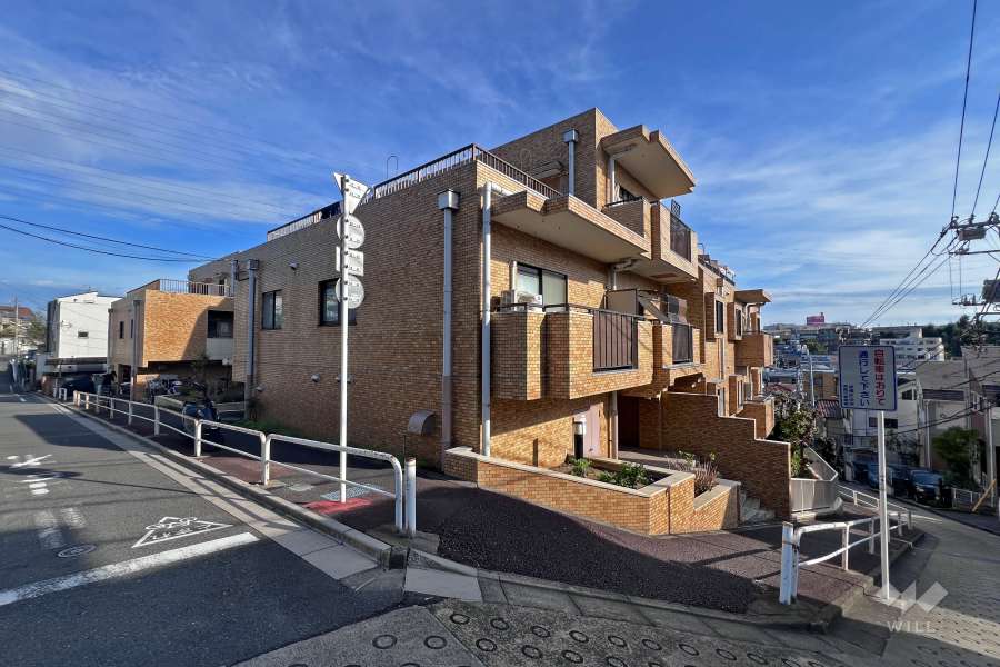 ライオンズマンション徳丸の外観（北西側から）