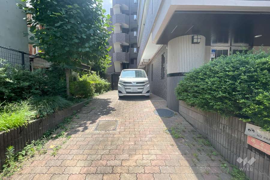 敷地内駐車場（屋外平面式）
