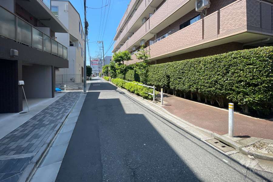 敷地南西側の前面道路