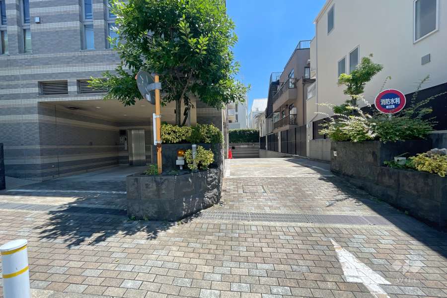 駐車場の出入り口