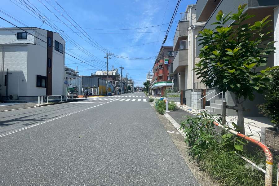 敷地南東側の前面道路