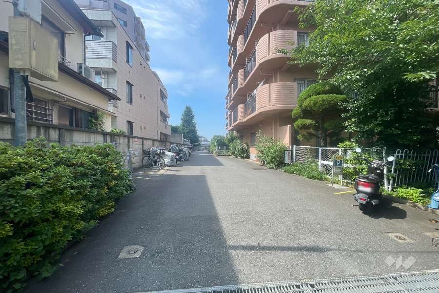 駐車場の出入り口