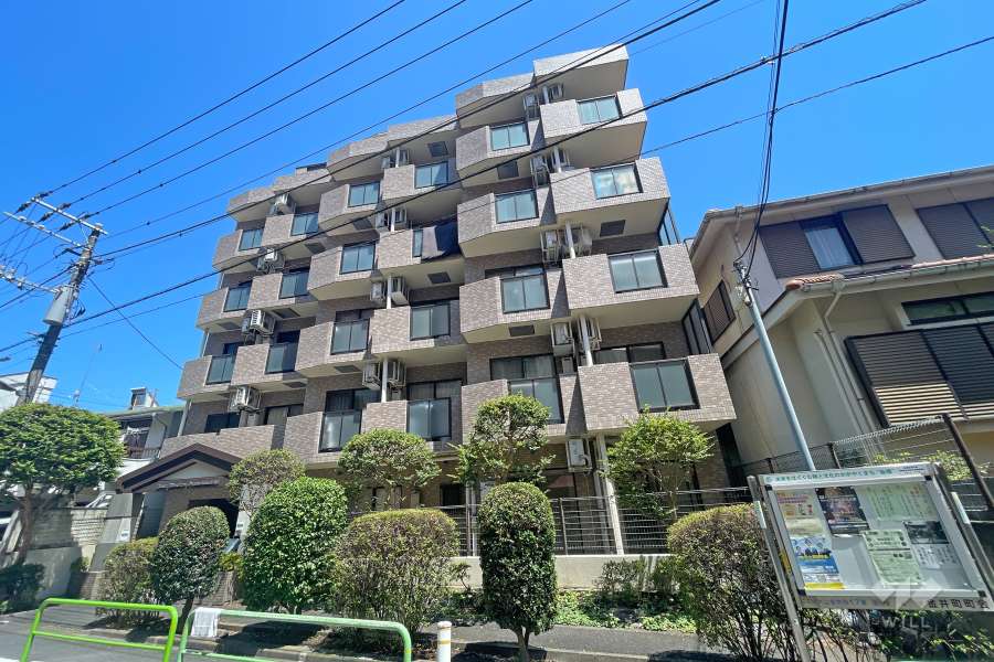 ライオンズマンション大山金井町の外観（南東側から）