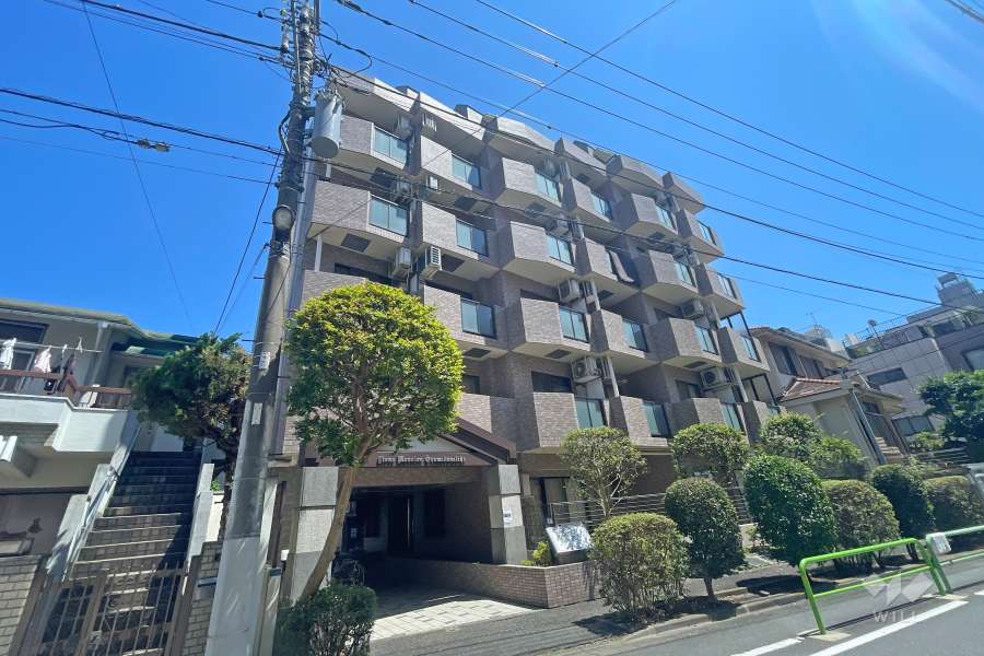 ライオンズマンション大山金井町の外観（南西側から）