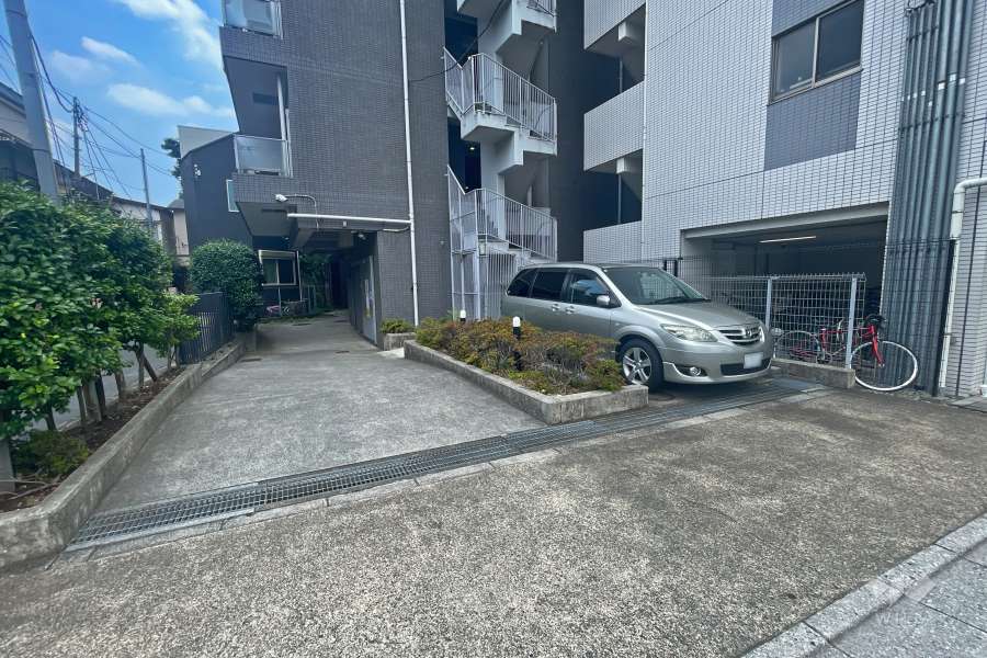 敷地内駐車場（屋外平面式）