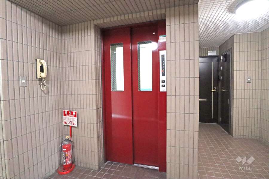 共用のエレベーター