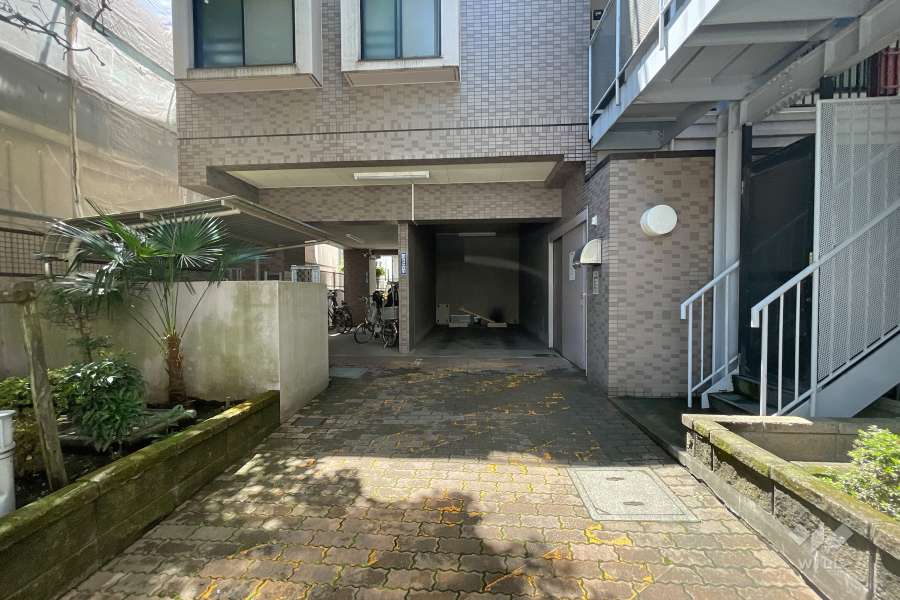 敷地内駐車場（屋内平面式）