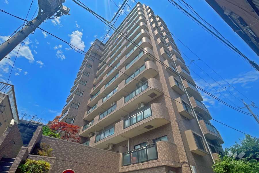 ライオンズマンション本蓮沼第２の外観（南西側から）