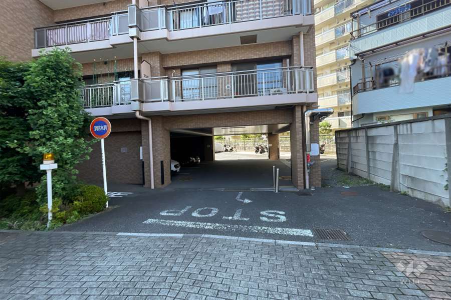 駐車場の出入り口・敷地内駐車場（屋内平面式）