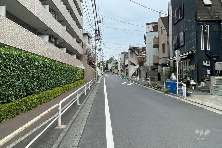 敷地南西側の前面道路