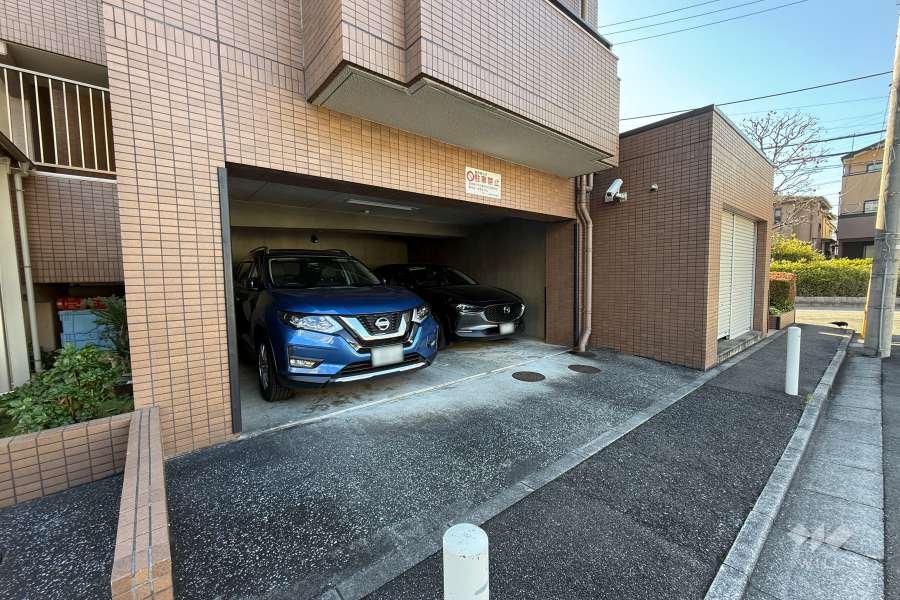 敷地内駐車場（屋内平面式）