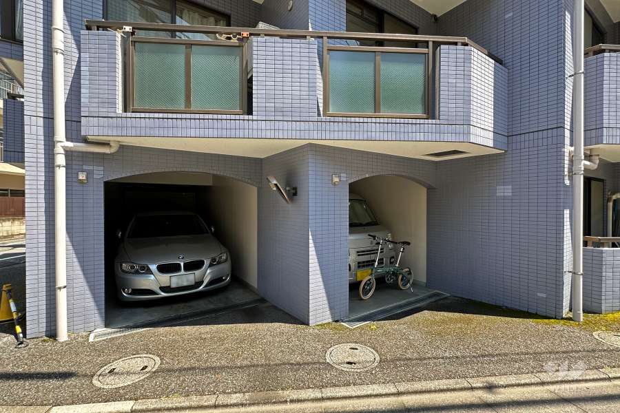 敷地内駐車場（屋内平面式）