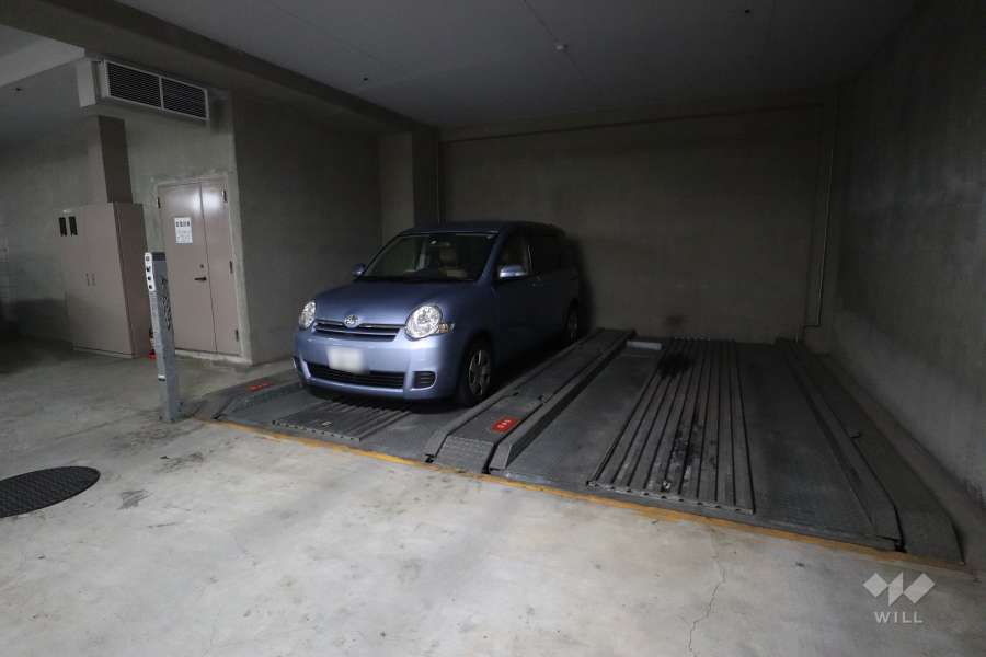 敷地内駐車場（屋内機械式）