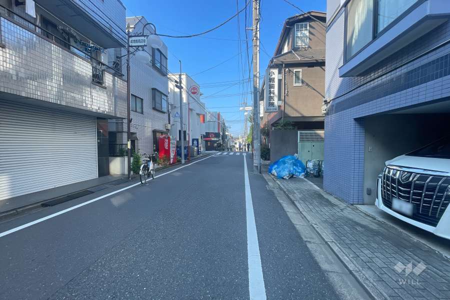 敷地南東側の前面道路