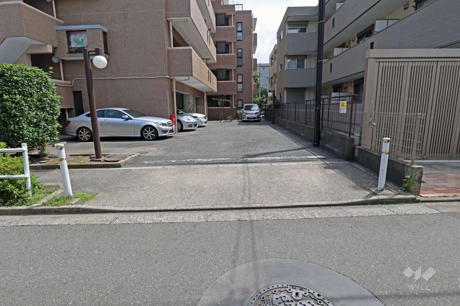 駐車場の出入り口