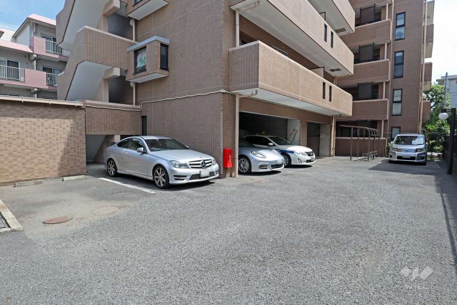 敷地内駐車場（屋外平面式）