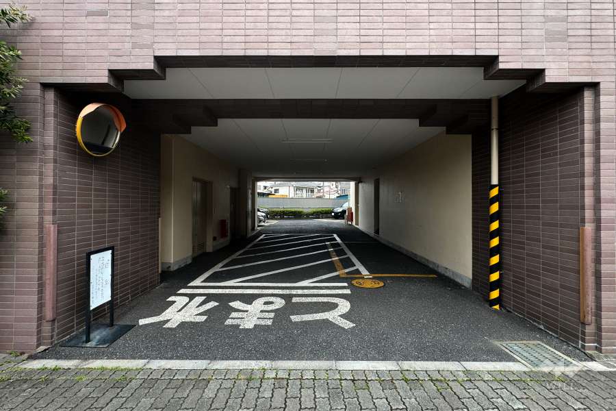 駐車場の出入り口