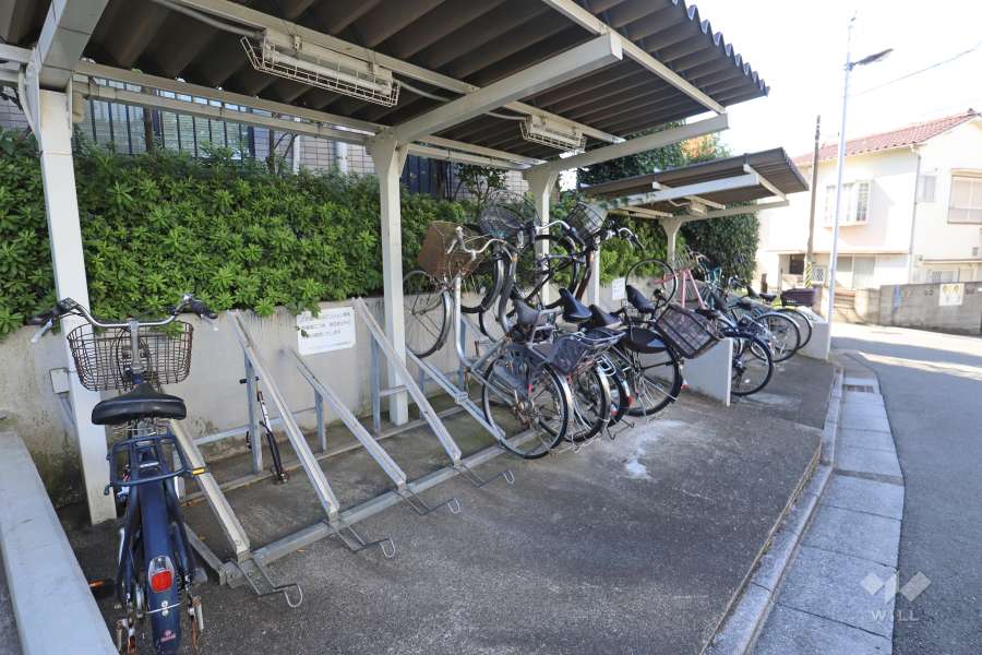 駐輪場（屋根付き）