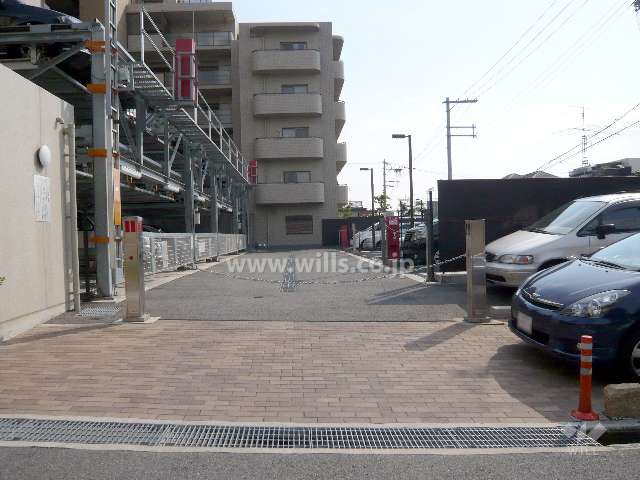 敷地内駐車場（ロボットゲート付き）