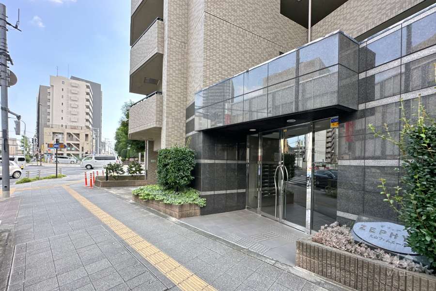 敷地東側の前面道路