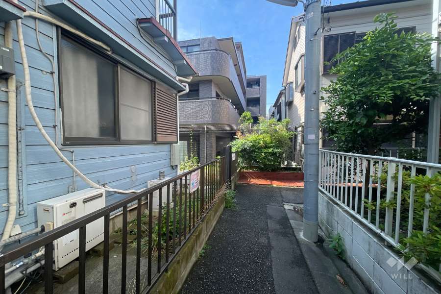 敷地北側の前面道路　