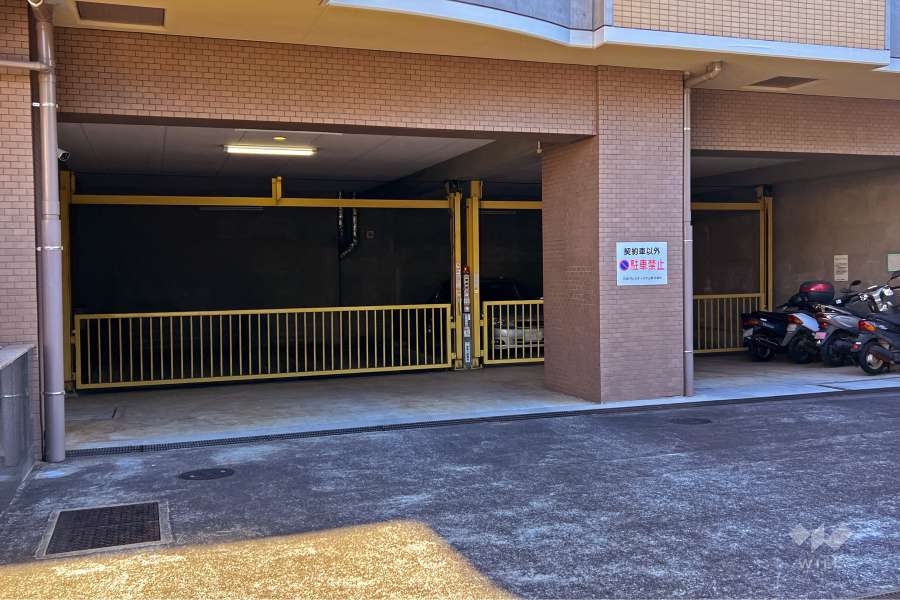 敷地内駐車場（屋内機械式）