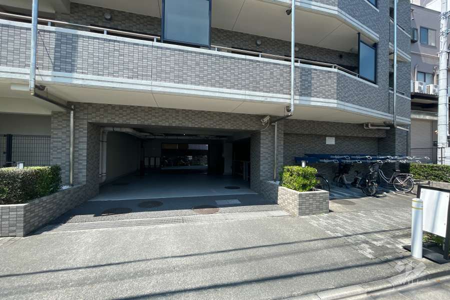 駐車場の出入り口