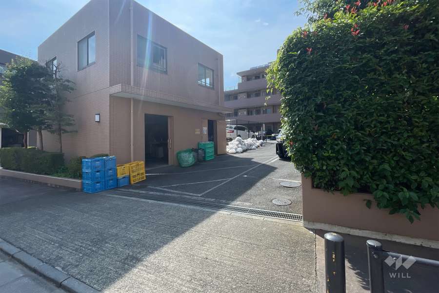 駐車場の出入り口　