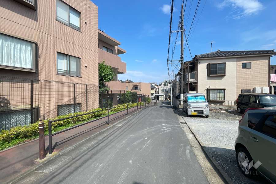 敷地北東側の前面道路　