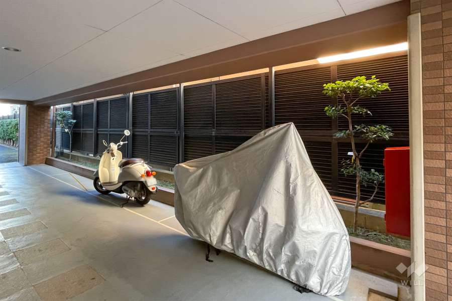 屋内に設けられたバイク置場