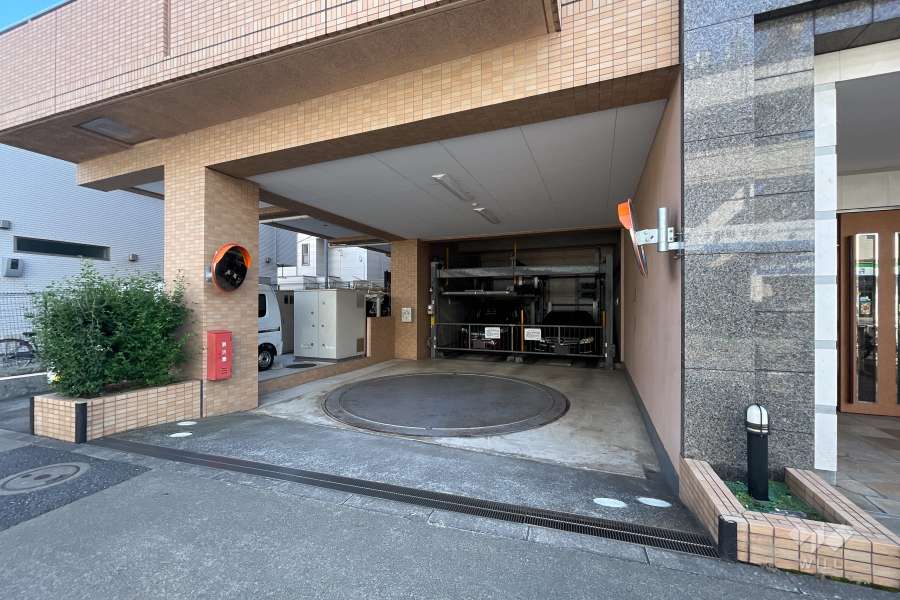 敷地内駐車場（屋内機械式）