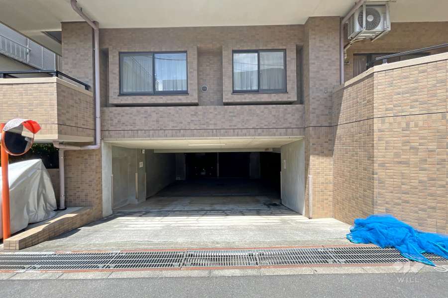 駐車場の出入り口