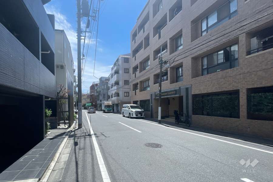 敷地南東側の前面道路