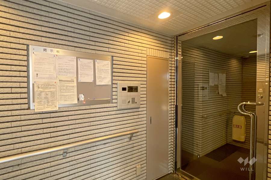 エントランスはオートロック付きです。