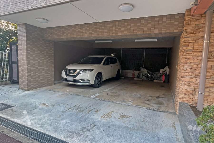 敷地内駐車場（屋外平面式）
