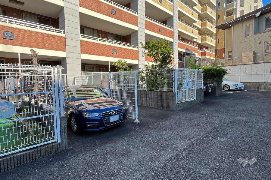 敷地内駐車場（屋外平面式）