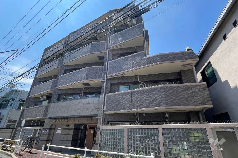 コニファーコート常盤台の外観（南東側から）