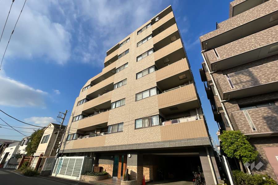 コンフレックス浮間公園の外観（南側から）