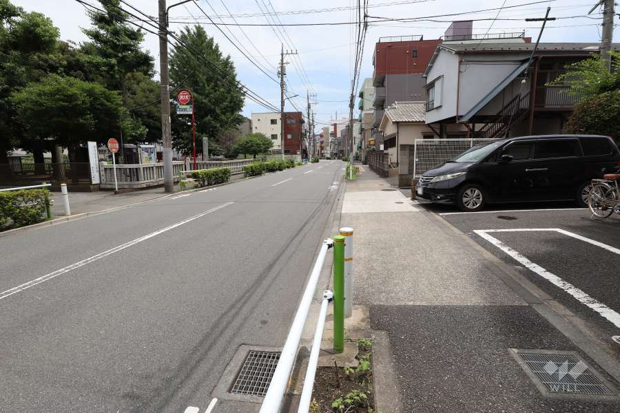 敷地北側の前面道路　