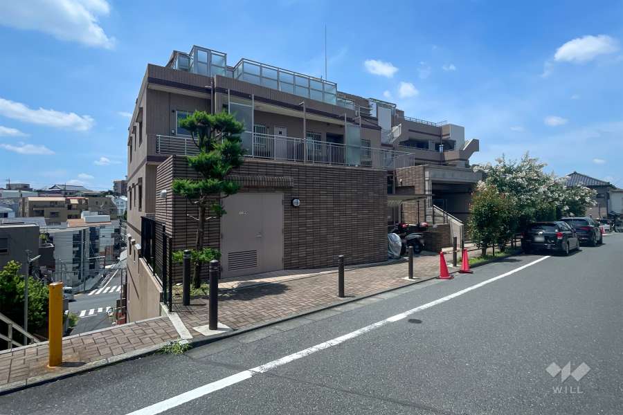 パレステージ東武練馬台西館の外観（東側から）