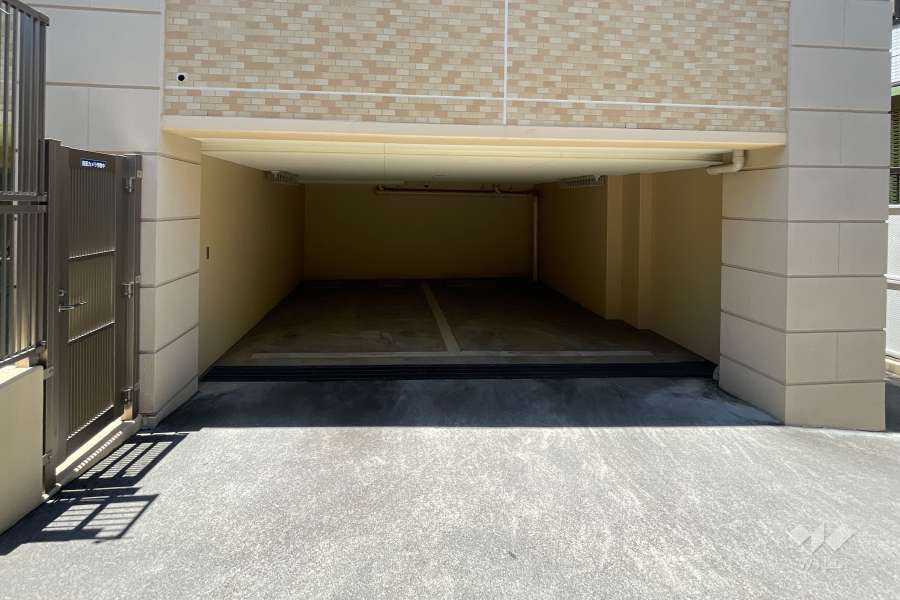 敷地内駐車場（屋内平面式）