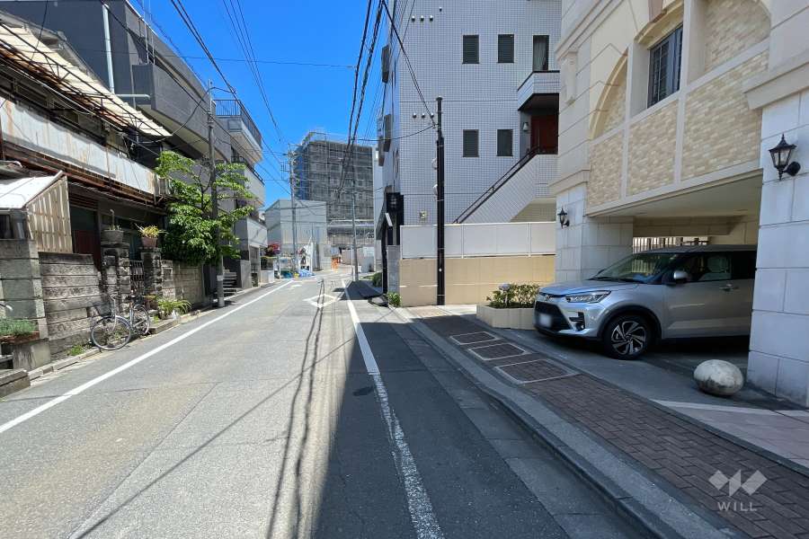 敷地北側の前面道路