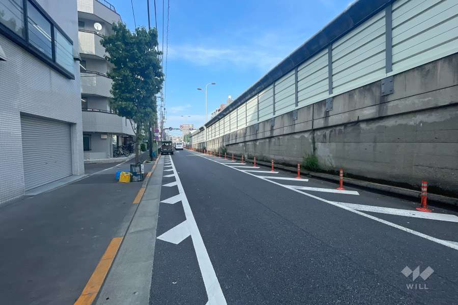 敷地南東側の前面道路